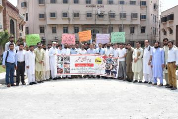 03.VC KMU Prof Dr Arshad Javaid along with students, faculty and Admin Staff Observing Solidarity Day with Kashmiris on Tuesday 5 August 2019 (Custom)1571108289.JPG