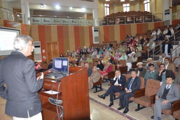 02-Medical Expert Prof. Dr. Salman Adil AKU Karachi is talking to one day Symposium on Bone Marrow Transplant held at KMU (Custom)1518410261.JPG